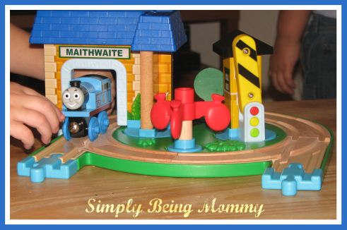 Thomas Wooden Railway Early Engineers Roundabout Station Set