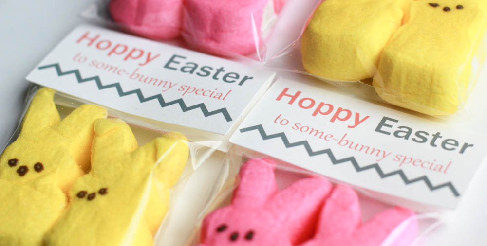 Need a quick & easy solution for an Easter treat? Try these adorable Hoppy Easter Treat Bag Toppers! With minimal supplies you can make an adorable treat.