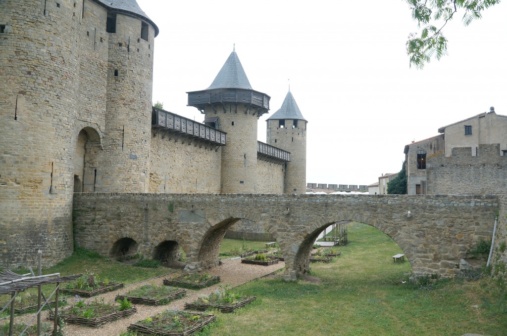 garden by castle in carcassonne