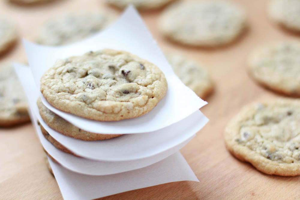 Cooler temperatures. Leaves changing colors. Pumpkin Spice. All indicators of fall. Celebrate with these Peanut Butter Pumpkin Spice Chocolate Chip Cookies.