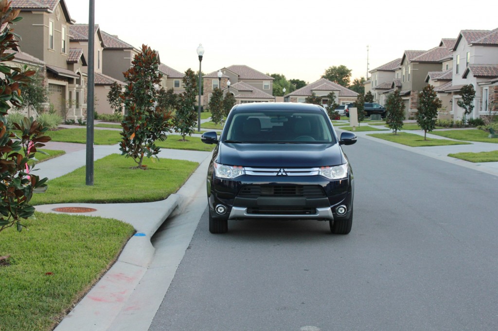 The 2015 Mitsubishi Outlander SE has enough seating for 7 passengers, which is great for my family of 5. Although fitting more than 5 may be uncomfortable.