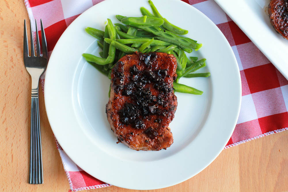 Balsamic Glazed Pork Loin Chops | The perfect way to cook pork loin. 