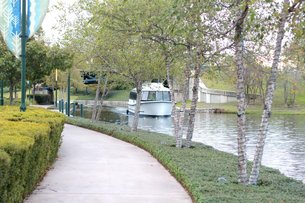 the water taxi on the woodlands waterway