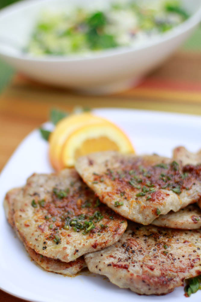 These Orange Sage Pork Chops make the best pork chops. Get the pork chop recipe at simplybeingmommy.com.