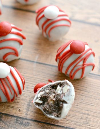 White Chocolate Peppermint Cookie Balls - Fun and festive treats for the holiday season.