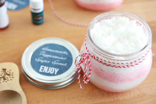 Make your own homemade peppermint sugar scrub quickly and easily! Gift or keep for yourself.