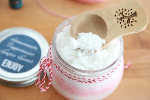 Make your own homemade peppermint sugar scrub quickly and easily! Gift or keep for yourself. 