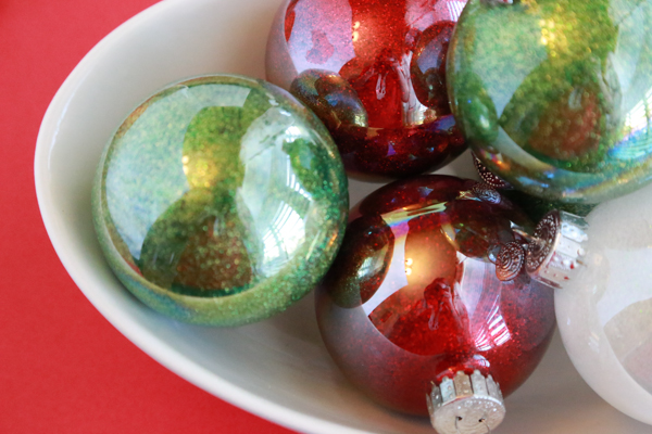 Learn how to make glittered ornaments with this easy DIY tutorial.