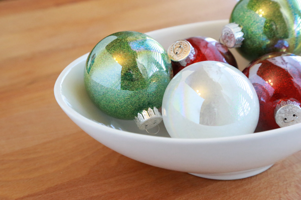 Learn how to make glittered ornaments with this easy DIY tutorial.