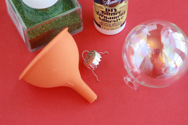 Learn how to make glittered ornaments with this easy DIY tutorial.