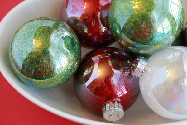 Learn how to make glittered ornaments with this easy DIY tutorial.