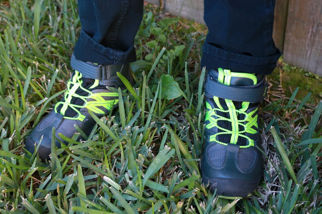 The MAPS Alps boots are stylish and ruggish, but durable enough to withstand the elements and boys. MAP Alps Boots Review // affordable boots for active little boys.