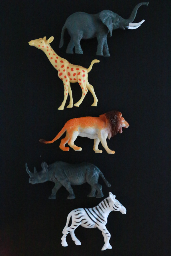 Super easy Safari Animal Magnets. A fun DIY for the whole family.