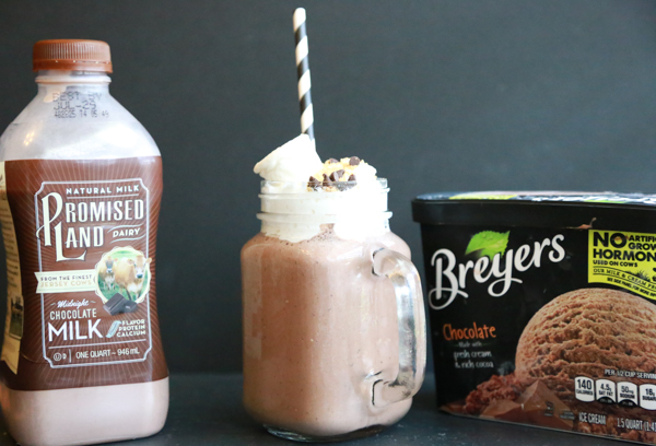 Cool down this summer with these S'Mores Milkshakes. With minimal ingredients & time you can make this tasty treat perfect for those hot, blistery days.