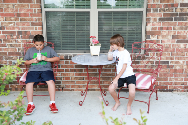 Cool down this summer with these S'Mores Milkshakes. With minimal ingredients and time you can make this tasty, summer treat perfect for those hot, blistery days.