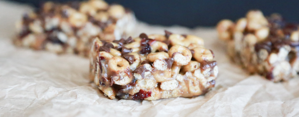 Forget about those mornings where you don't know what to serve for breakfast. Make these Chocolate Cranberry Cereal Bars and make breakfast easy.