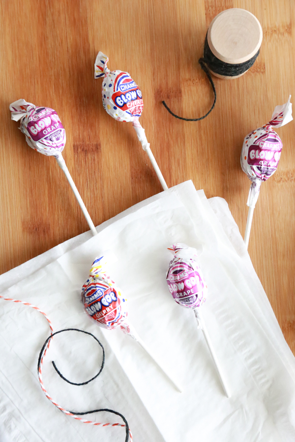 These not so scary Ghost Blow Pops are the perfect treat for all your Halloween festivities.