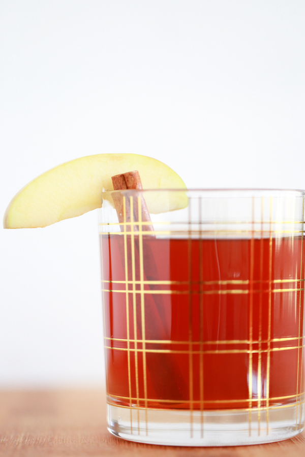 We're welcoming in fall with this delicious, warm Autumn Apple Tea. It's the perfect cold weather drink.