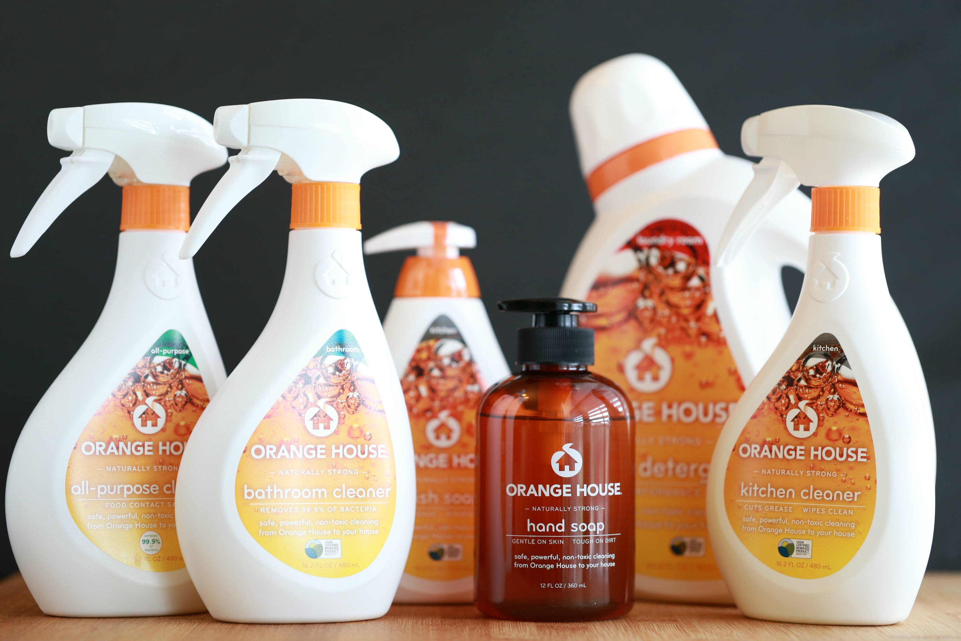 The Best Non-Toxic Cleaning Sprays for All Purpose Use Around the Home