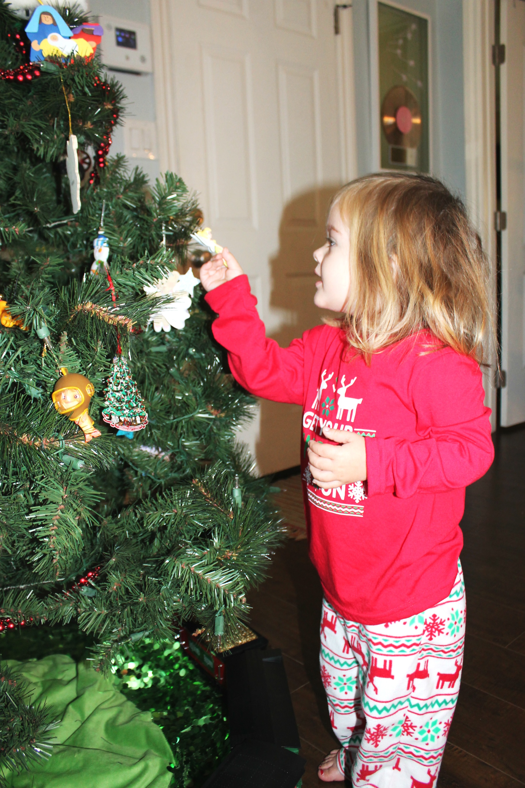 To make this holiday season fun & purposeful, we're focusing on togetherness. If you've got a toddler at home, try these 10 Advent Activities for Toddlers.