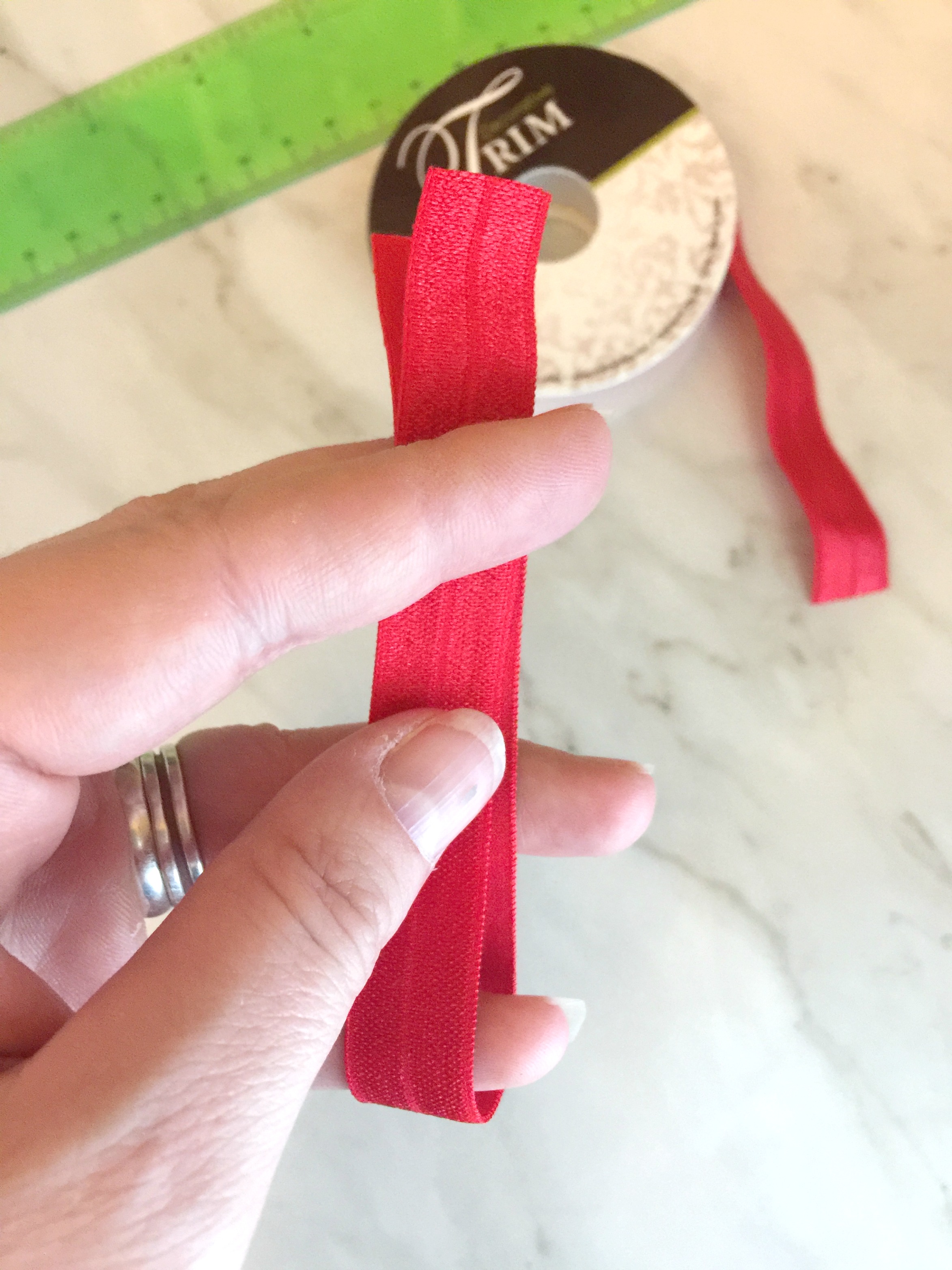 Going on a Disney cruise? Looking for Fish Extender gift ideas? Make these Disney cruise inspired DIY Hair Ties from fold over elastic.