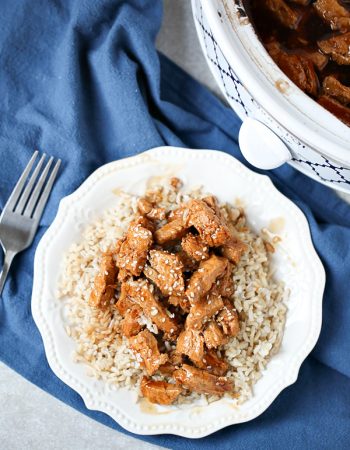 Easy slow cooker recipes, like this Easy Slow Cooker Chicken Teriyaki, make dinner time much more manageable and a whole lot less stressful.