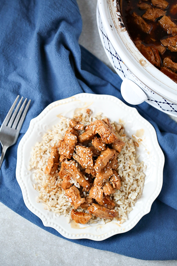 Easy slow cooker recipes, like this Easy Slow Cooker Chicken Teriyaki, make dinner time much more manageable and a whole lot less stressful.