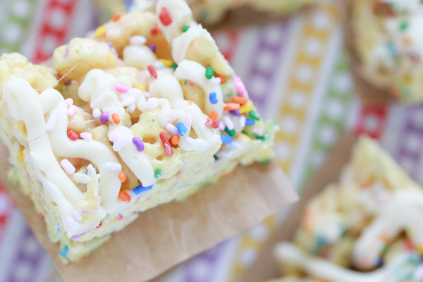 Sprinkles make everything better. Make these delicious Funfetti Honeycomb Marshmallow Treats for a celebration or just because.