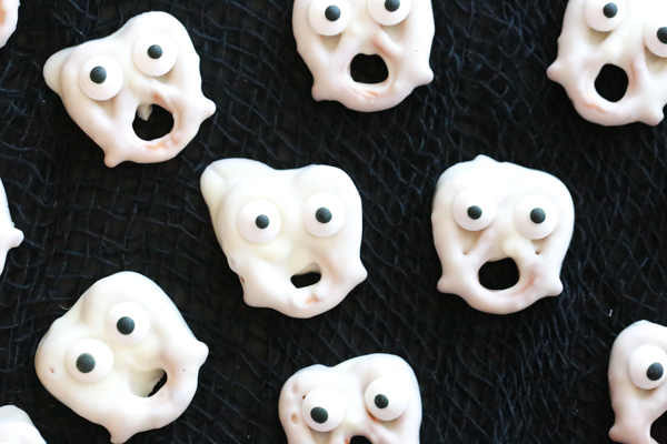 Turn ordinary pretzels into these spooky Mini Ghost Pretzels using just three ingredients. They're so easy to make it's almost scary!