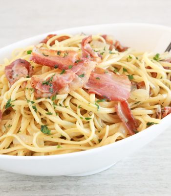 Linguine with Bacon and Parmesan is a pasta dish you can have on the table in 30 minutes! It's so easy to make and tastes delicious.