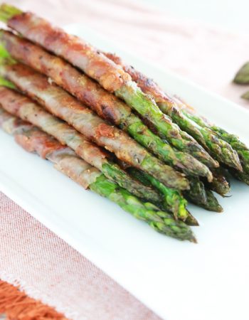 Even if you think you don't like asparagus, this Easy Prosciutto Wrapped Asparagus recipe will absolutely change your mind. The best asparagus recipe EVER!