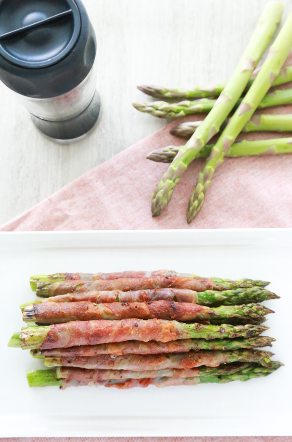 Even if you think you don't like asparagus, this Easy Prosciutto Wrapped Asparagus recipe will absolutely change your mind. The best asparagus recipe EVER!