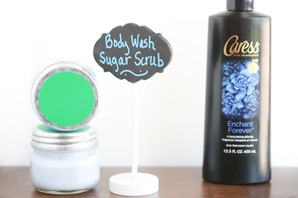 Homemade shower scrub cleaner - Easy to make 