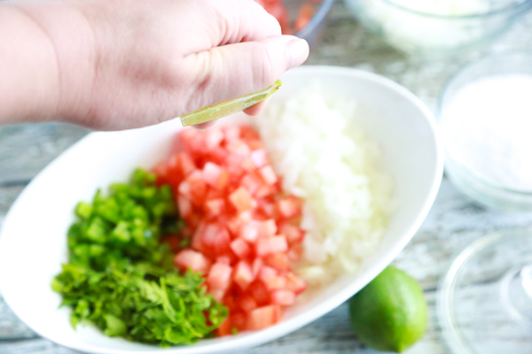 Making homemade pico de gallo is so easy. Click through for my easy homemade pico de gallo recipe.