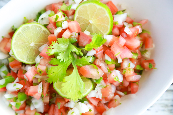 Making homemade pico de gallo is so easy. Click through for my easy homemade pico de gallo recipe.