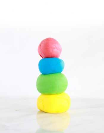 If you're looking for a fun and easy way to keep the kids entertained, this easy to make Marshmallow Play Dough doesn't disappoint. You probably already have the ingredients you need in the pantry.