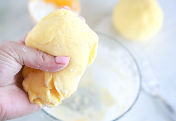 If you're looking for a fun and easy activity to keep those little hands occupied, this 3-ingredient Pudding Play Dough is the perfect choice. It's so easy to make and it smells so good when you're playing with it.