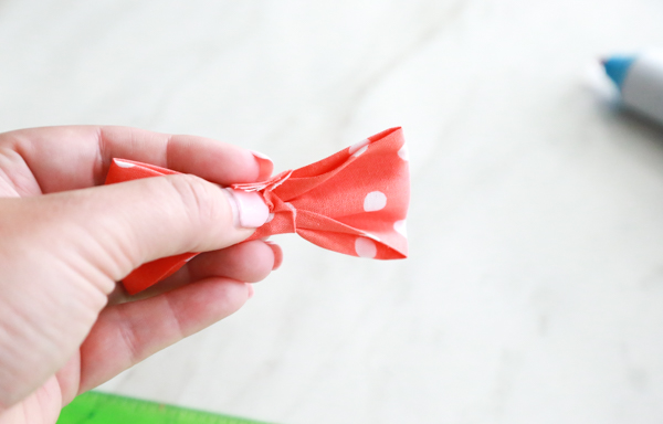 These DIY No Sew Bow Ties are so easy to make and lets face it – they’re adorable, too!