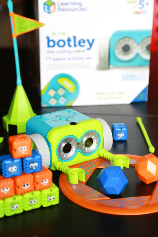 Botley the Coding Robot Activity Set Toy, 77 pcs Complete, Tested