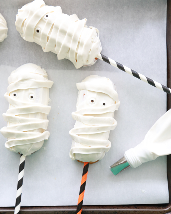 how to make twinkies look like mummies
