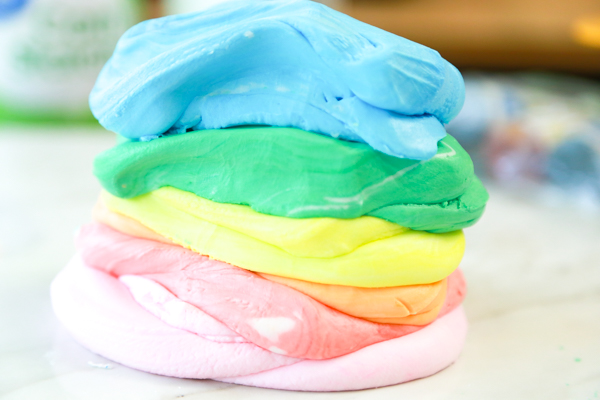 how to make colored cloud dough