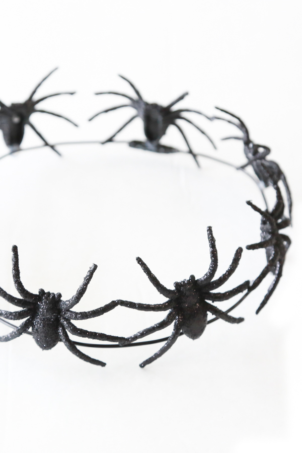 how to make a crown with spiders