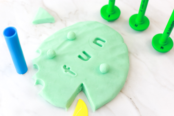 Edible Marshmallow Play Dough (Only 3 Ingredients!) - The Craft-at-Home  Family