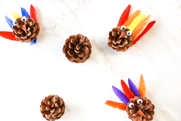 how to make a pinecone turkey craft