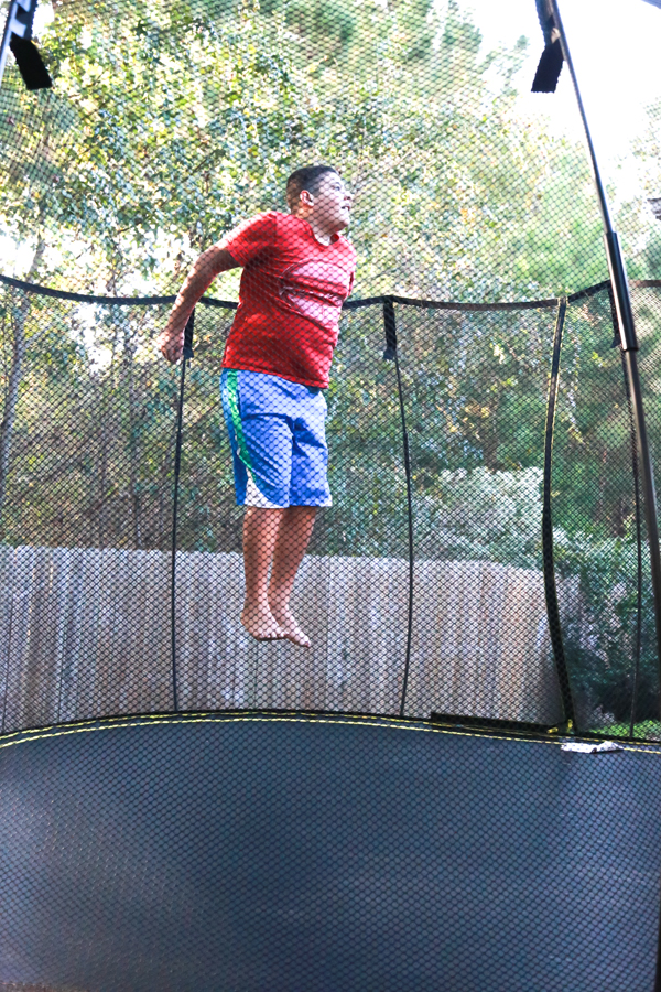 It's really easy to be obsessed with things beyond our control. It's likely that I'm the World's Worst at it. But I'm not letting those things bring me down this year, y'all. My family and I are taking a time out with Springfree Trampoline this holiday season by keeping things simple and fun.