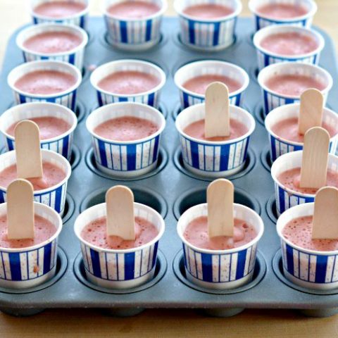 Easy Strawberry Mini Pudding Pops