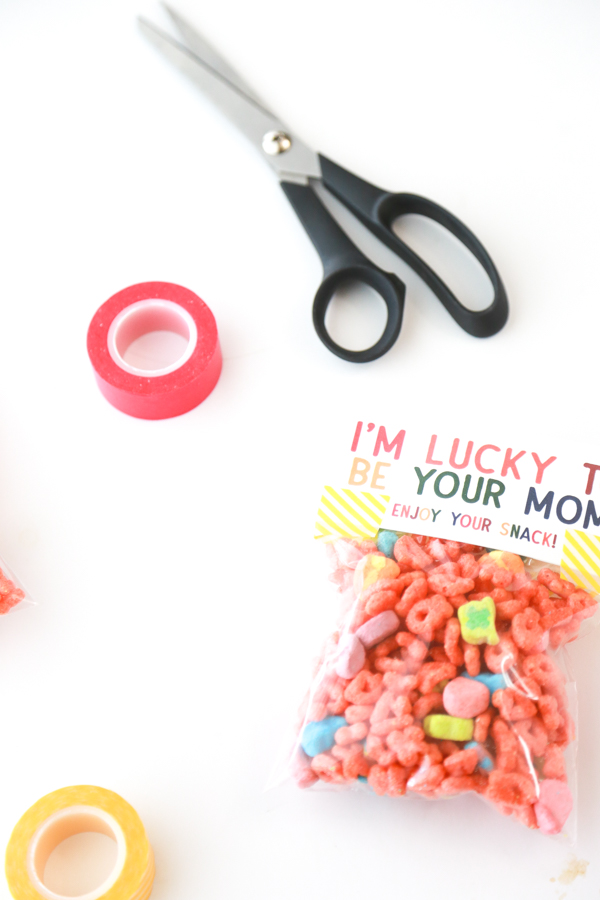 im lucky to be your mom snack bag topper